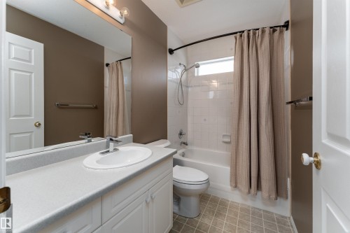 67 Dechene Road, Edmonton, AB - Indoor Photo Showing Bathroom