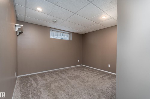 67 Dechene Road, Edmonton, AB - Indoor Photo Showing Other Room