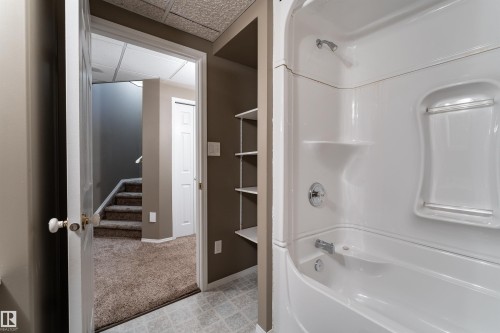67 Dechene Road, Edmonton, AB - Indoor Photo Showing Bathroom