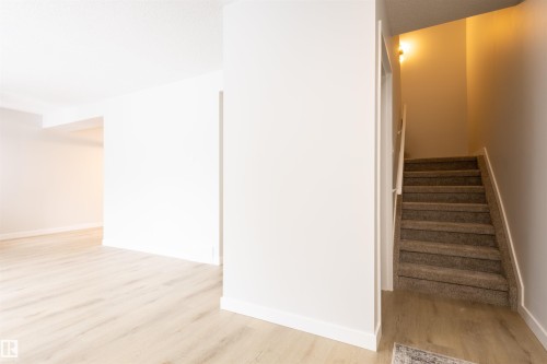 30 Amberly Court, Edmonton, AB - Indoor Photo Showing Other Room