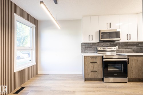 14035 121 Street, Edmonton, AB - Indoor Photo Showing Kitchen
