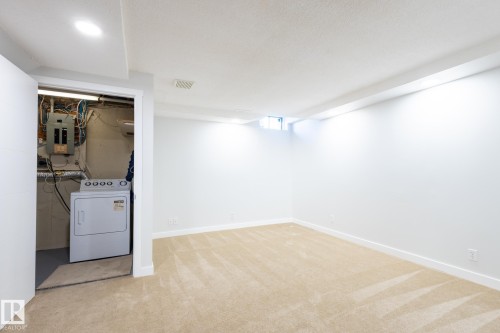 14035 121 Street, Edmonton, AB - Indoor Photo Showing Laundry Room