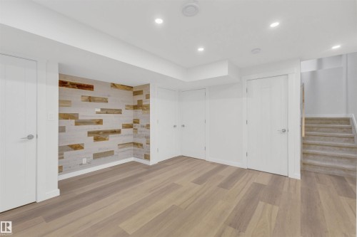 Edmonton, AB - Indoor Photo Showing Other Room