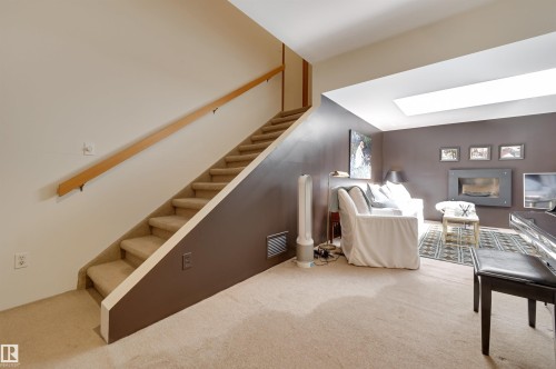 14232 Ravine Drive, Edmonton, AB - Indoor Photo Showing Other Room