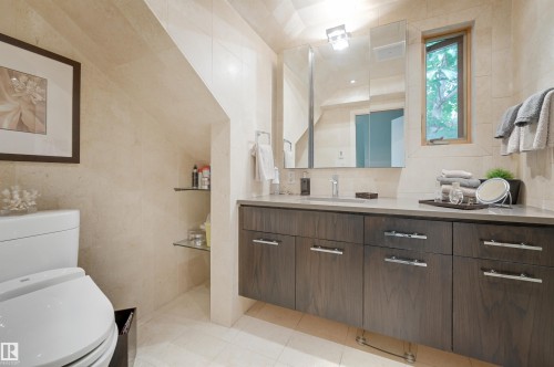 14232 Ravine Drive, Edmonton, AB - Indoor Photo Showing Bathroom