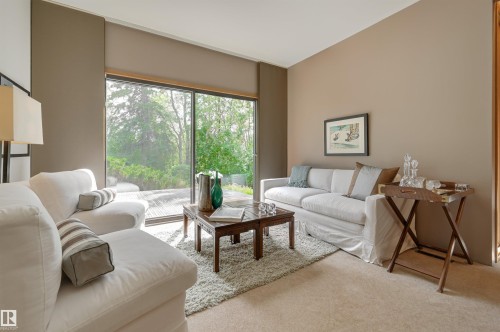 14232 Ravine Drive, Edmonton, AB - Indoor Photo Showing Living Room