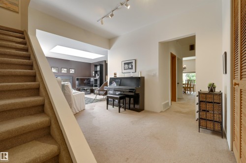14232 Ravine Drive, Edmonton, AB - Indoor Photo Showing Other Room