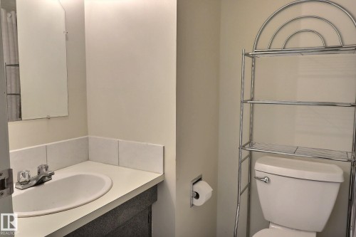 5383 Hill View Crescent, Edmonton, AB - Indoor Photo Showing Bathroom