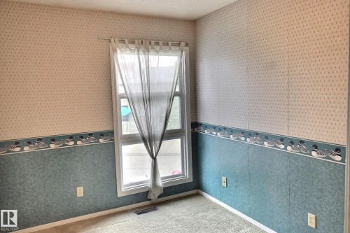 5383 Hill View Crescent, Edmonton, AB - Indoor Photo Showing Other Room