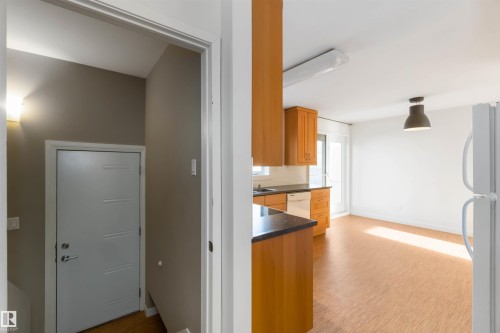 7516 136 Avenue, Edmonton, AB - Indoor