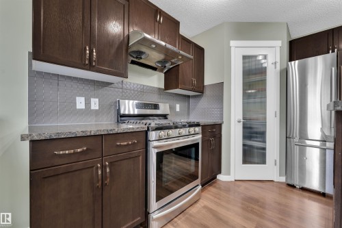 1651 28 Street, Edmonton, AB - Indoor Photo Showing Kitchen