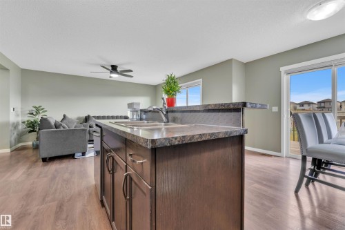 1651 28 Street, Edmonton, AB - Indoor Photo Showing Kitchen