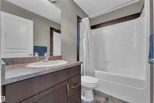 1651 28 Street, Edmonton, AB - Indoor Photo Showing Bathroom