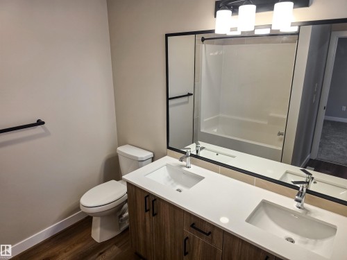 137 Hilton Cove, Spruce Grove, AB - Indoor Photo Showing Bathroom