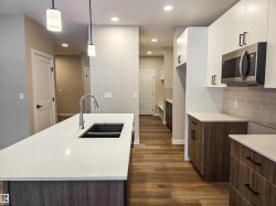 137 HILTON Cove  Spruce Grove, AB T7X 1Y4