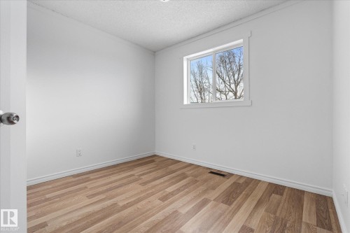 117 5 Aberdeen Way, Stony Plain, AB - Indoor Photo Showing Other Room