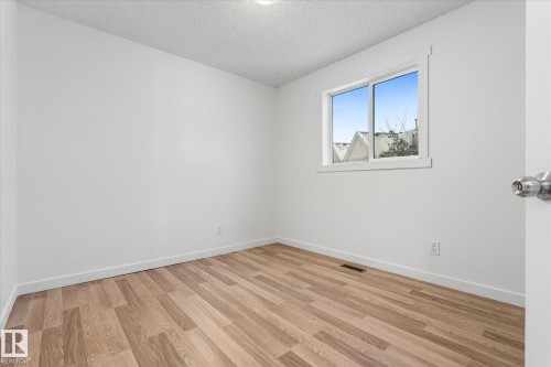 117 5 Aberdeen Way, Stony Plain, AB - Indoor Photo Showing Other Room