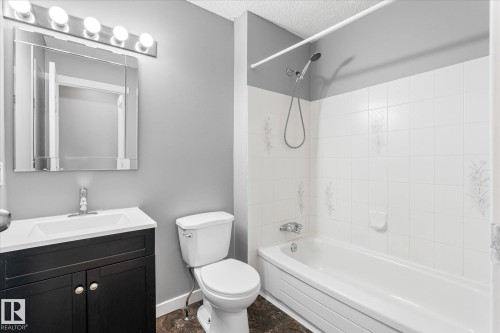 117 5 Aberdeen Way, Stony Plain, AB - Indoor Photo Showing Bathroom