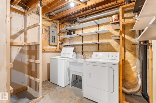 117 5 Aberdeen Way, Stony Plain, AB - Indoor Photo Showing Laundry Room
