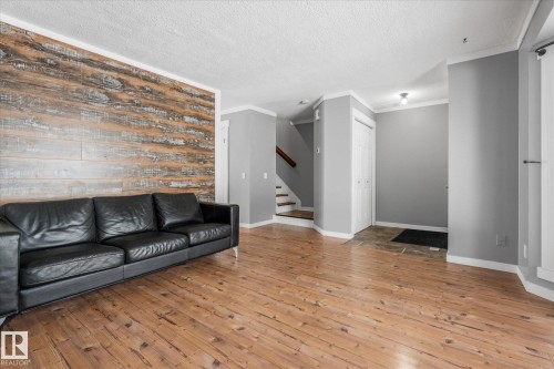 117 5 Aberdeen Way, Stony Plain, AB - Indoor Photo Showing Living Room