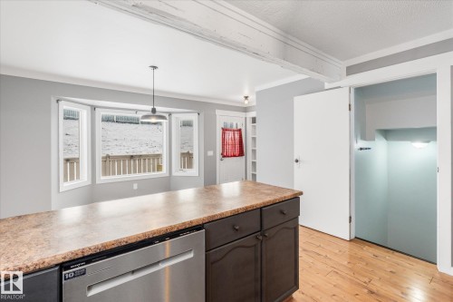 117 5 Aberdeen Way, Stony Plain, AB - Indoor Photo Showing Kitchen