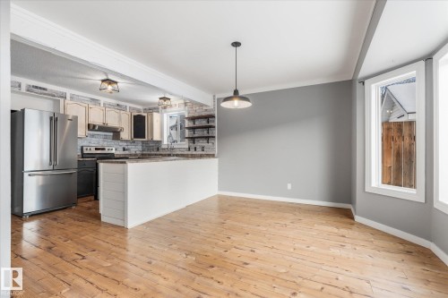 117 5 Aberdeen Way, Stony Plain, AB - Indoor Photo Showing Kitchen