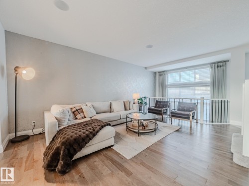 2805 Anton Wynd, Edmonton, AB - Indoor Photo Showing Living Room