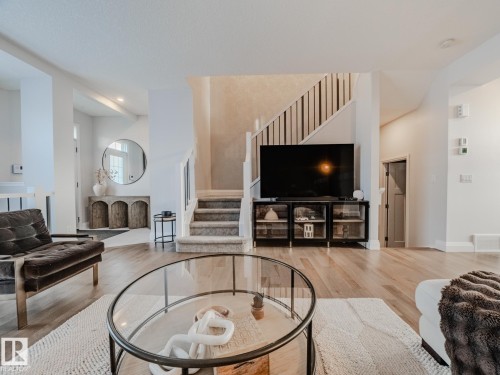 2805 Anton Wynd, Edmonton, AB - Indoor Photo Showing Living Room
