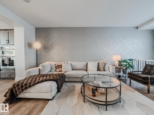 2805 Anton Wynd, Edmonton, AB - Indoor Photo Showing Living Room