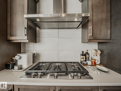 2805 Anton Wynd, Edmonton, AB - Indoor Photo Showing Kitchen With Upgraded Kitchen