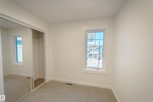 1303 Podersky Wynd, Edmonton, AB - Indoor Photo Showing Other Room