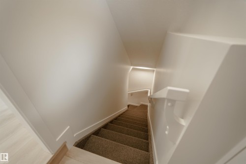 1303 Podersky Wynd, Edmonton, AB - Indoor Photo Showing Other Room