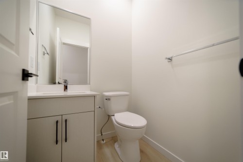 1303 Podersky Wynd, Edmonton, AB - Indoor Photo Showing Bathroom
