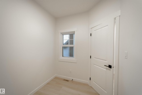 1303 Podersky Wynd, Edmonton, AB - Indoor Photo Showing Other Room