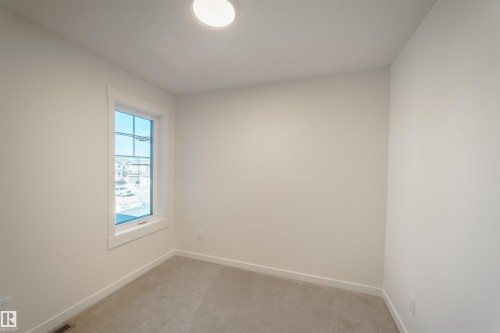 1303 Podersky Wynd, Edmonton, AB - Indoor Photo Showing Other Room