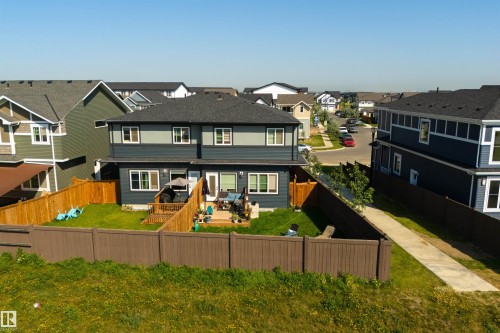 1303 Podersky Wynd, Edmonton, AB - Outdoor