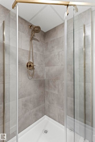 10629 79 Street, Edmonton, AB - Indoor Photo Showing Bathroom