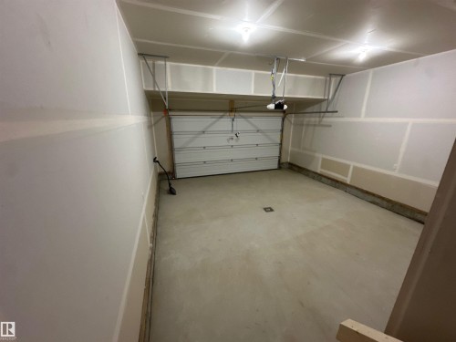 187 Caledon Crescent, Spruce Grove, AB - Indoor Photo Showing Garage