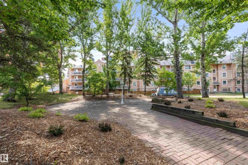 304 8811 106A Avenue, Edmonton, AB - Outdoor