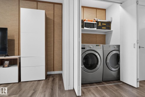 1724 37 Street, Edmonton, AB - Indoor Photo Showing Laundry Room