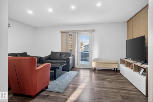 1724 37 Street, Edmonton, AB - Indoor Photo Showing Living Room