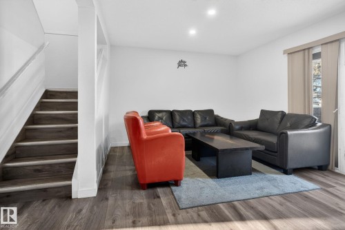 1724 37 Street, Edmonton, AB - Indoor