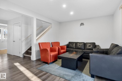1724 37 Street, Edmonton, AB - Indoor Photo Showing Living Room
