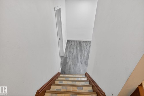 1724 37 Street, Edmonton, AB - Indoor Photo Showing Other Room