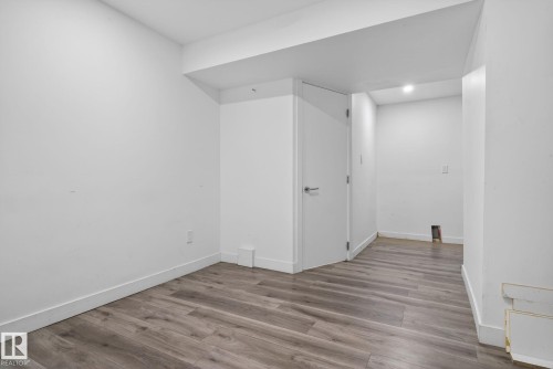 1724 37 Street, Edmonton, AB - Indoor Photo Showing Other Room