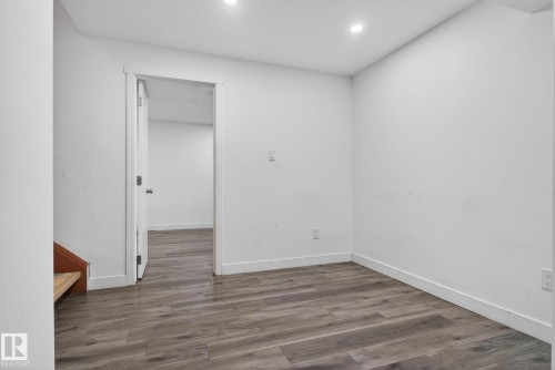 1724 37 Street, Edmonton, AB - Indoor Photo Showing Other Room