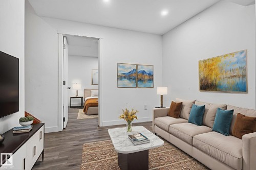 1724 37 Street, Edmonton, AB - Indoor Photo Showing Living Room