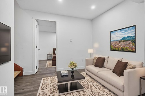 1724 37 Street, Edmonton, AB - Indoor Photo Showing Living Room