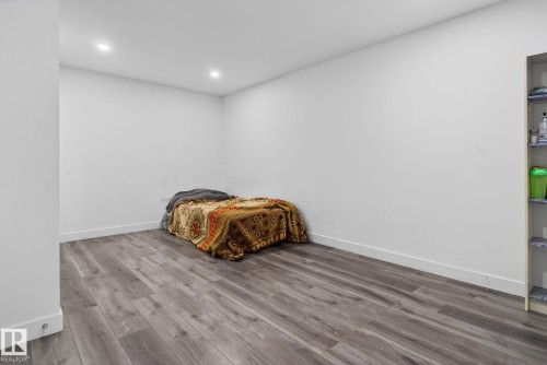 1724 37 Street, Edmonton, AB - Indoor