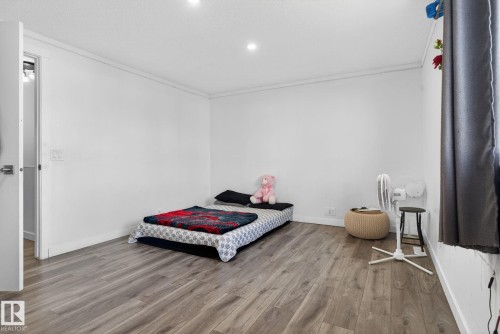 1724 37 Street, Edmonton, AB - Indoor Photo Showing Bedroom